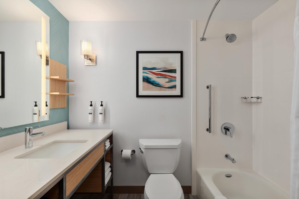 Evolution, 2 Queen Beds، Hilton Garden Inn Palmdale 7/9
