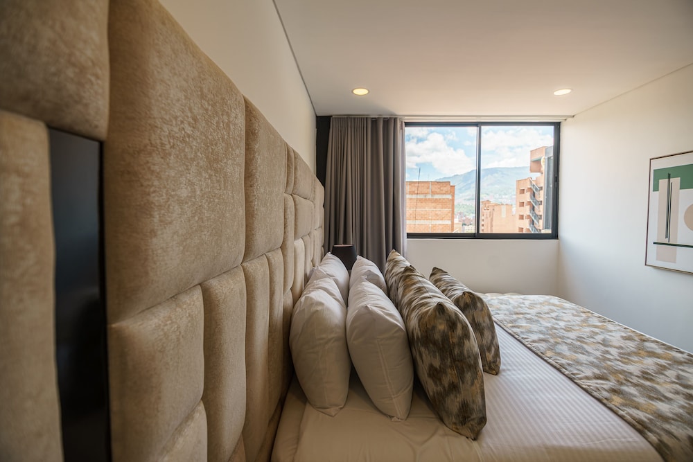 First Class Hotel 25/58