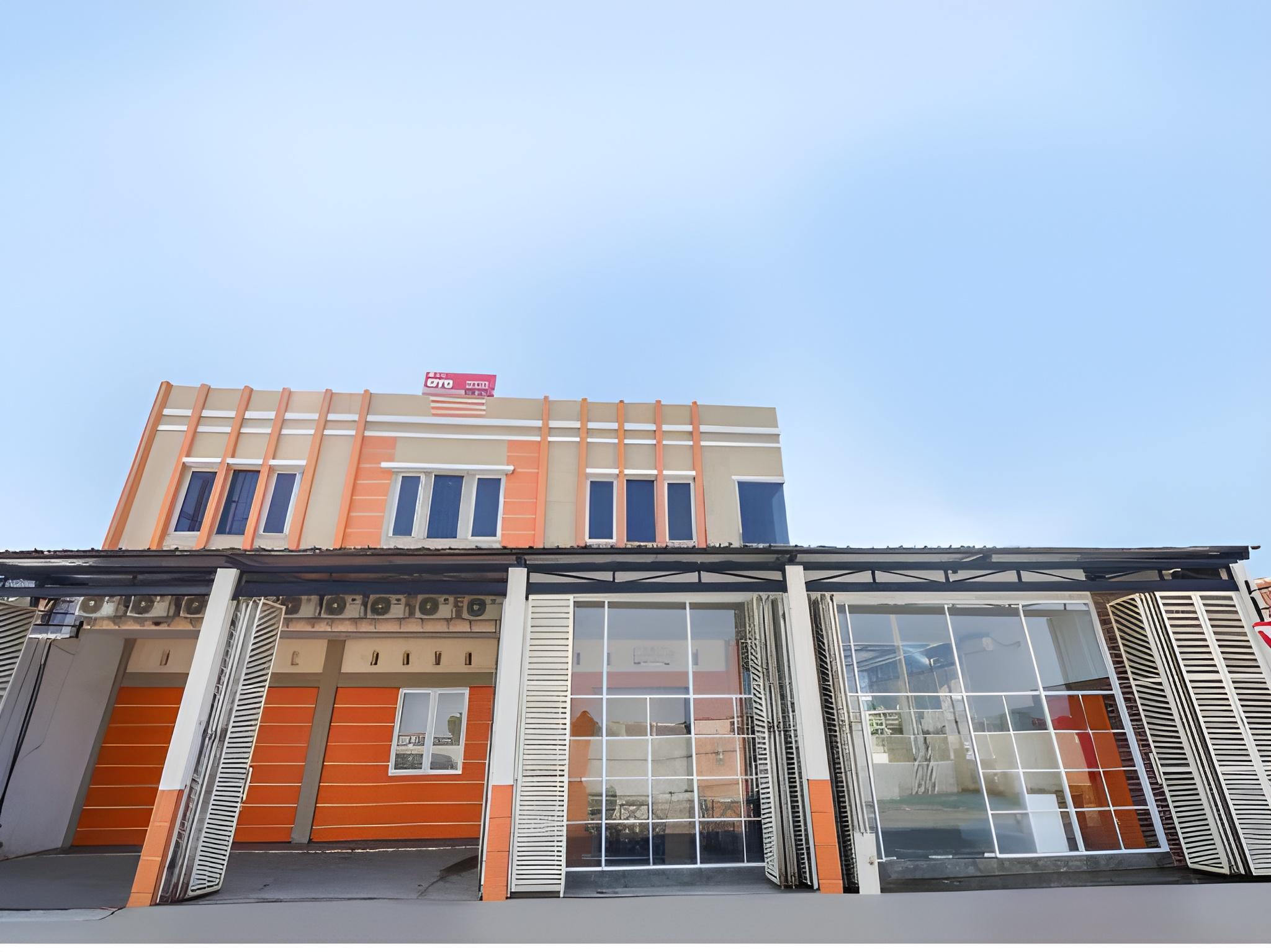 Super OYO 3150 Theodore Homestay in MEDAN