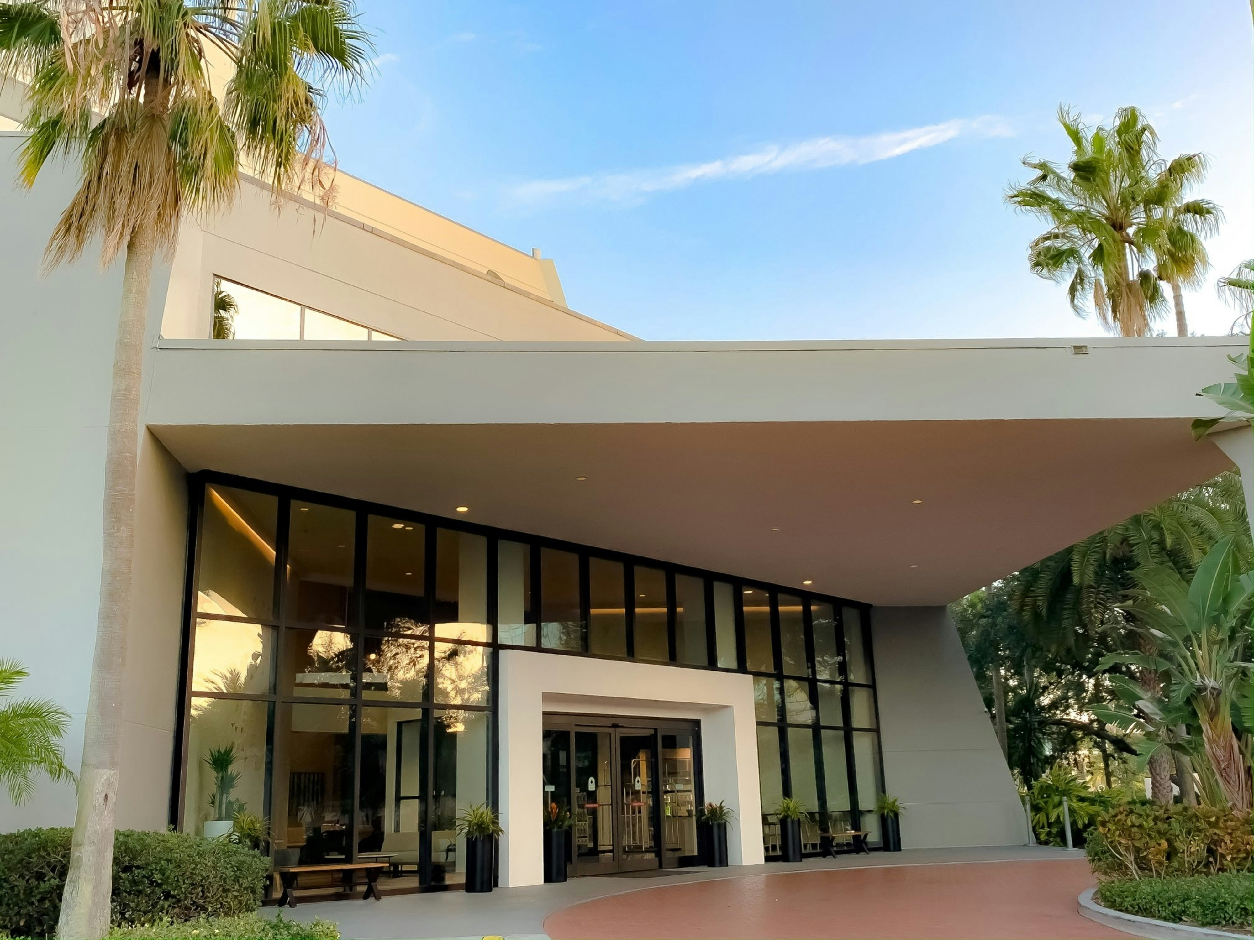Doubletree By Hilton Tampa Rocky Point Waterfront 4/80