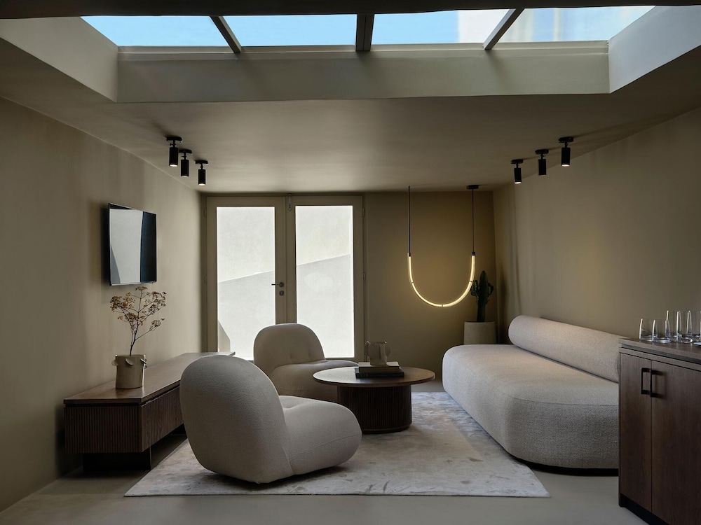 3 Bedrooms, Villa, 3 King Beds, Private Infinity Pool، Andronis Concept Wellness Resort 6/7