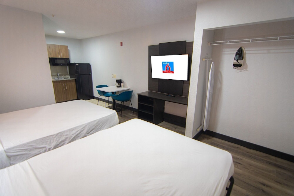 Standard, 2 Queen Beds