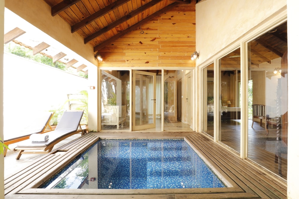Aura Resort & Spa 24/50