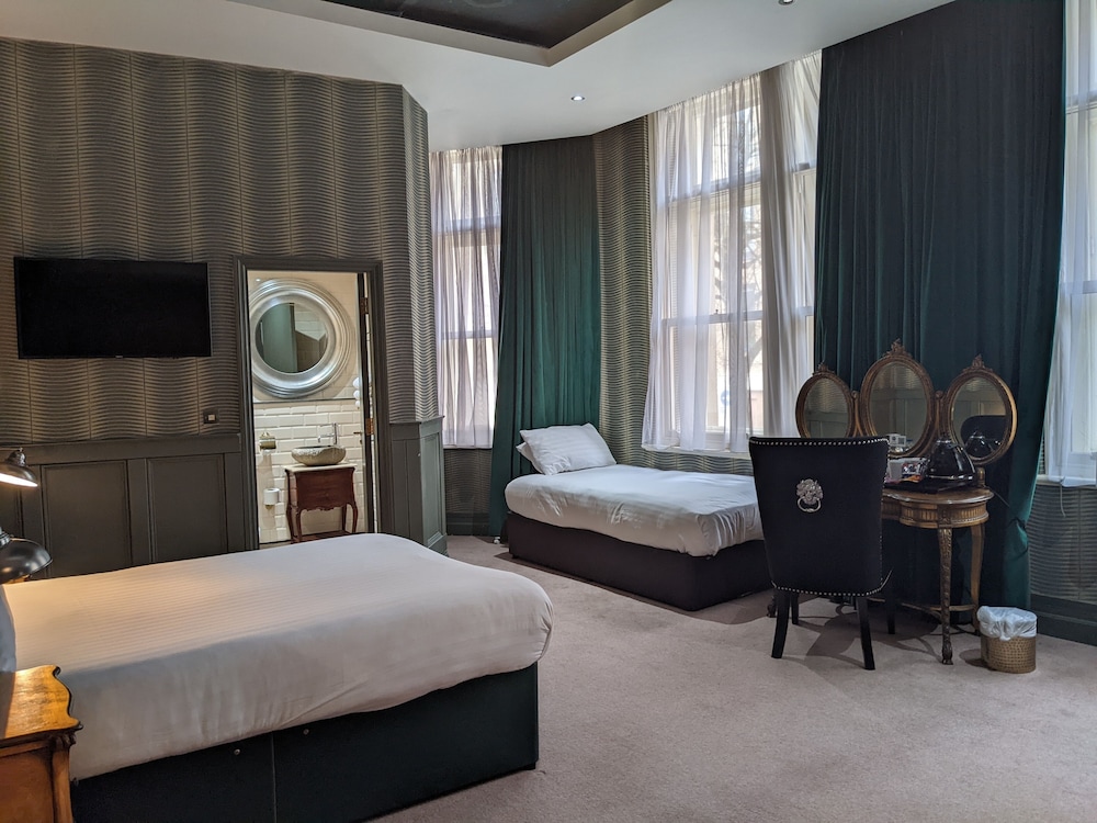 The Exchange Hotel 18/36