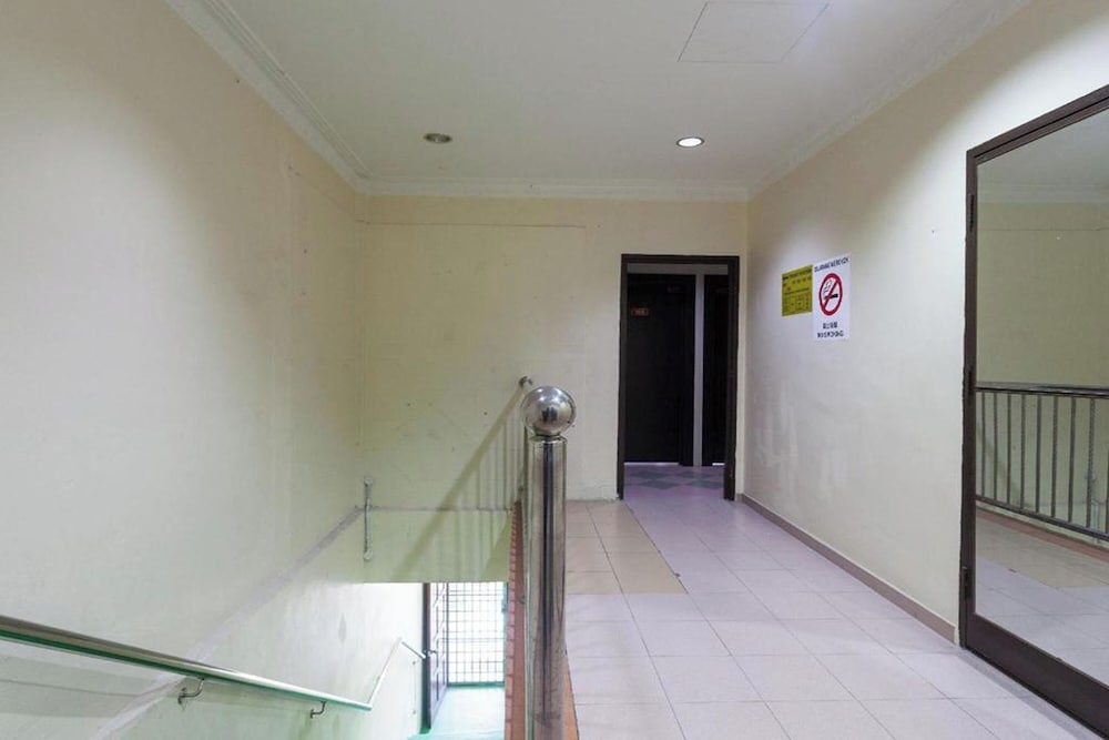 Hotel O T P Hotel 44/54