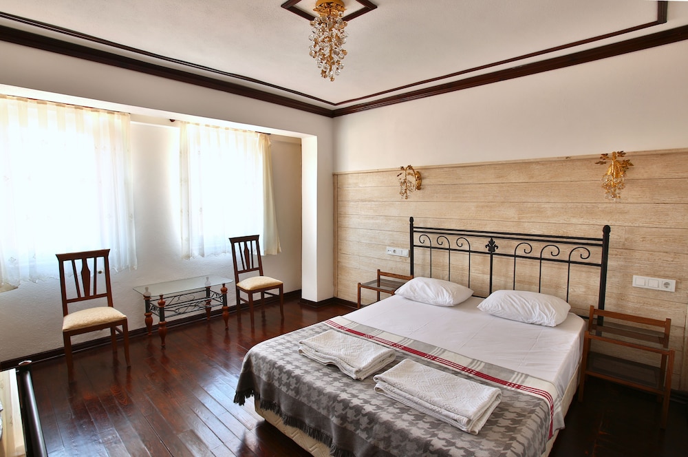 Bozcaada Fahri Hotel 5/20