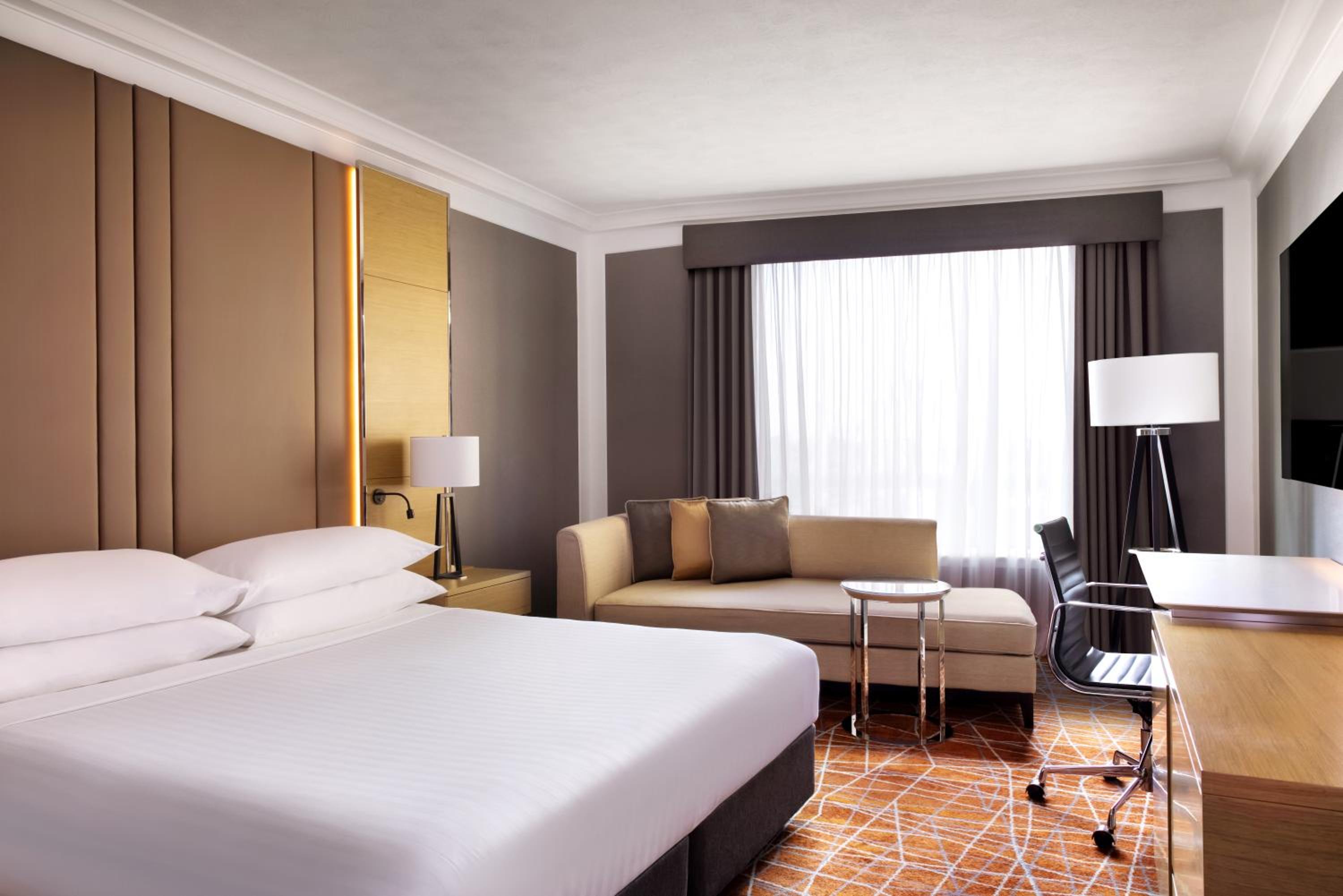 Executive, King Bed, Bridge View, High Floor