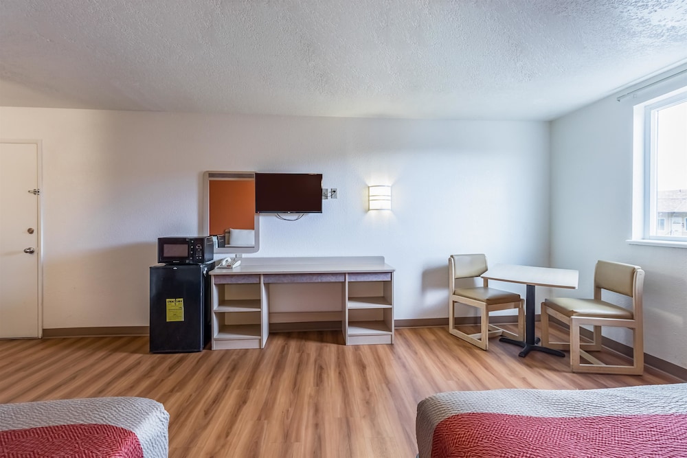 Motel6 Beaverton, OR 29/39