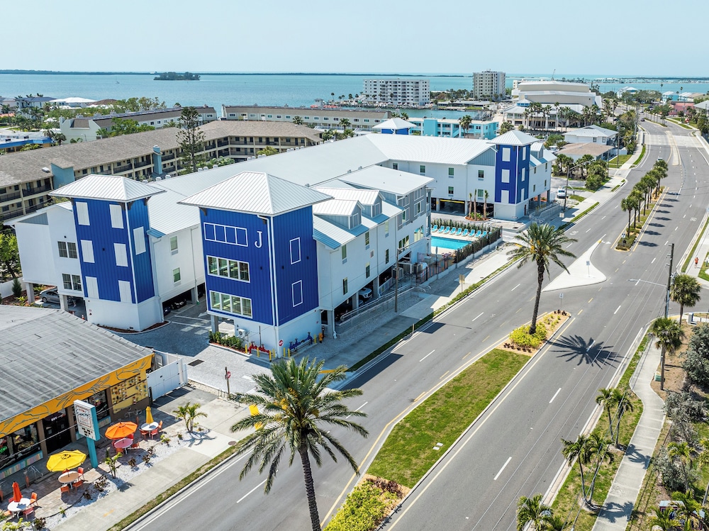 The J Hotel Dunedin Clearwater, an Ascend Collection Hotel 5/50