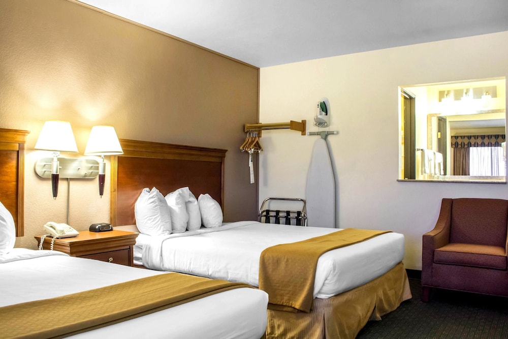 Quality Inn Wickenburg, AZ 18/38