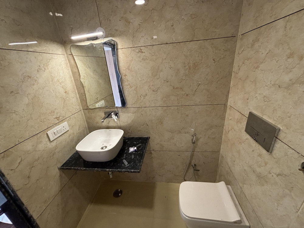 Hotel Maya International 46/50