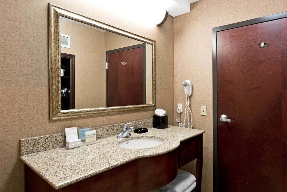 Hampton Inn Statesville 22/72