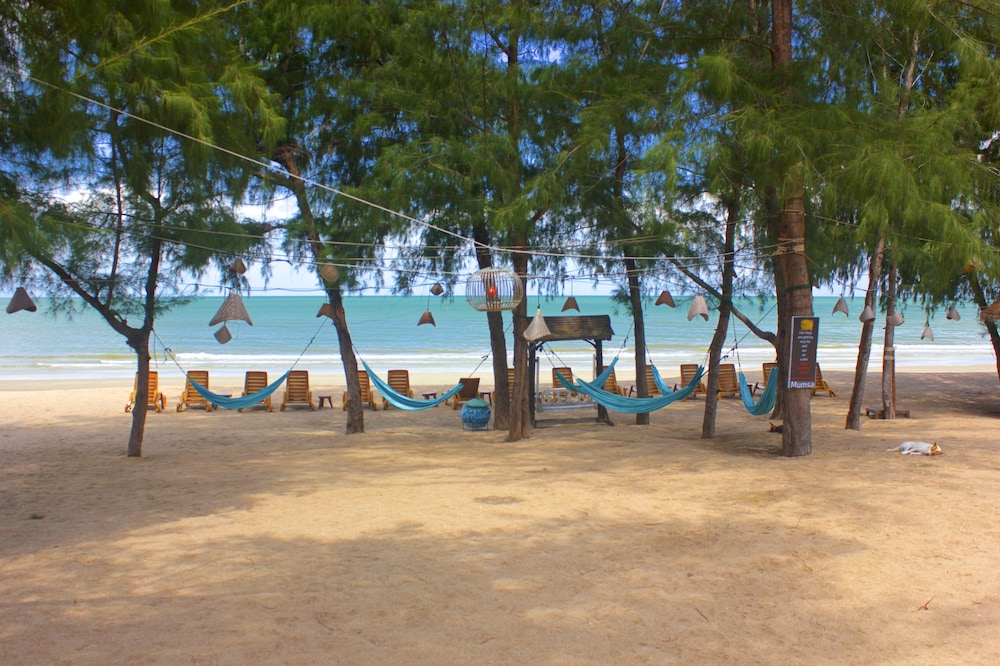 Mumsa Beach Resort & Restaurant 54/66
