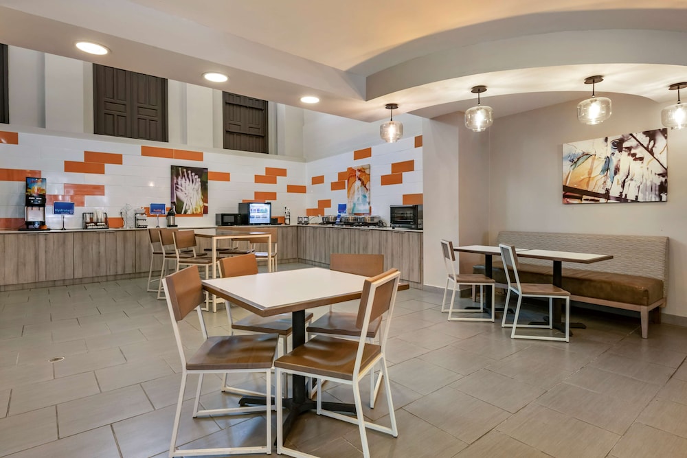 Mayaguez Plaza Hotel, BW Signature Collection 37/44