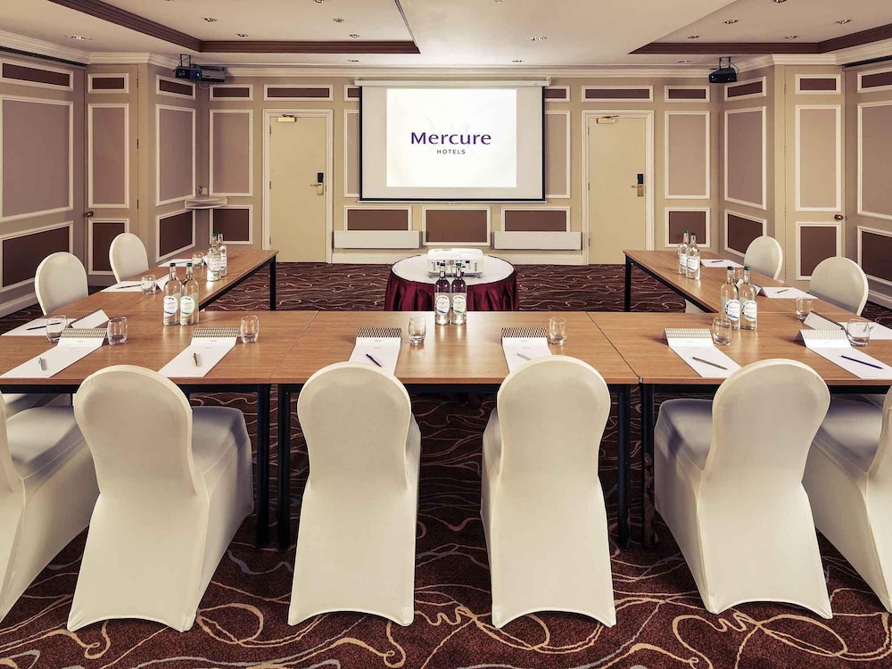 Mercure Livingston Hotel 67/71