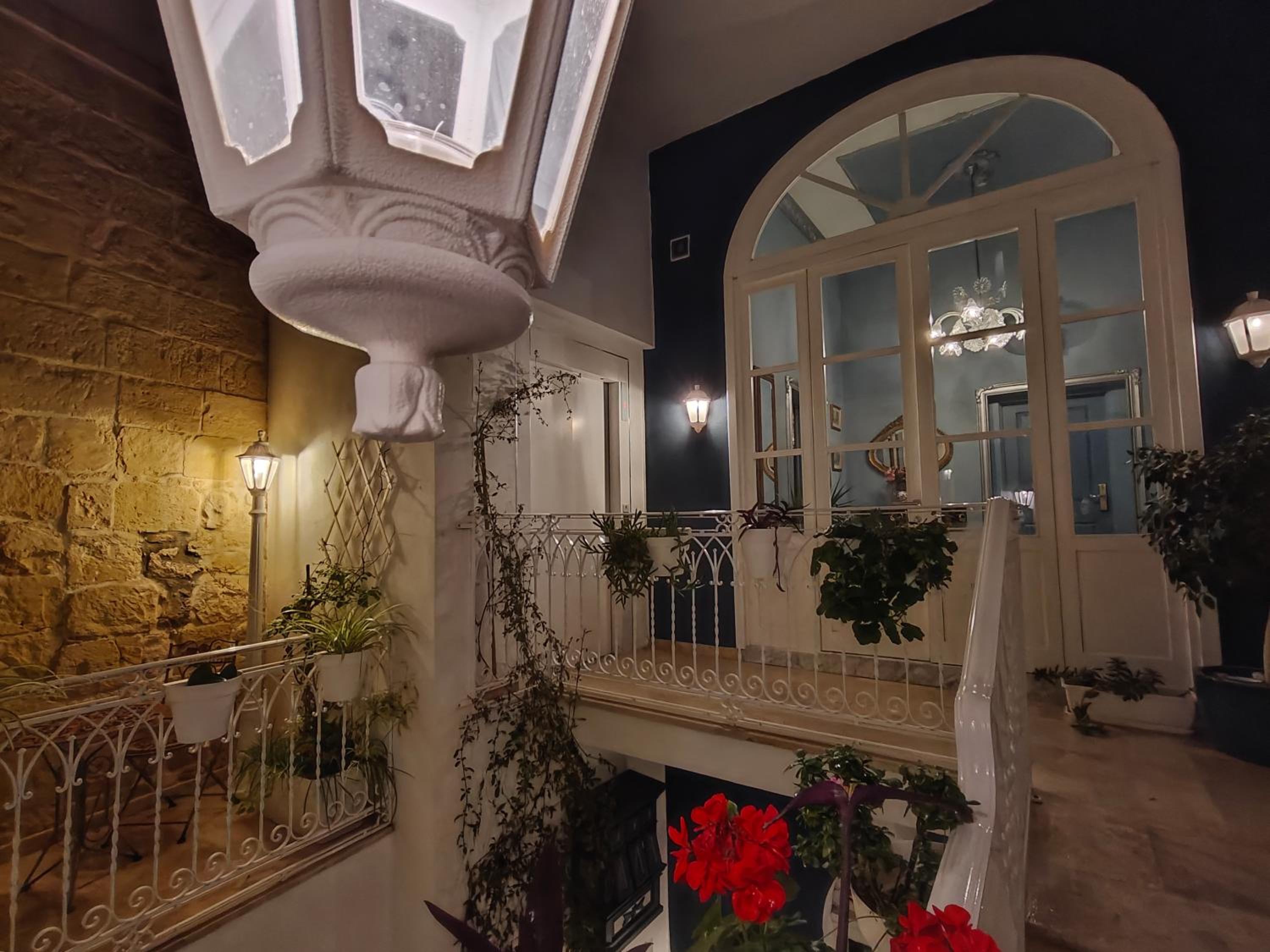 Julina Boutique Living 35/43