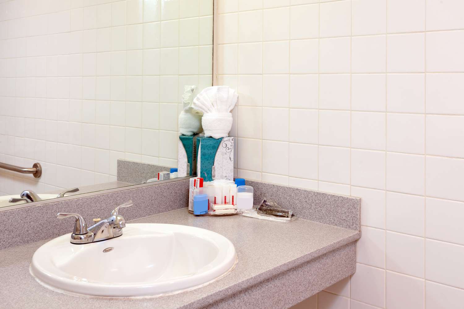Ramada Plaza By Wyndham West Hollywood Hotel & Suites 15/15