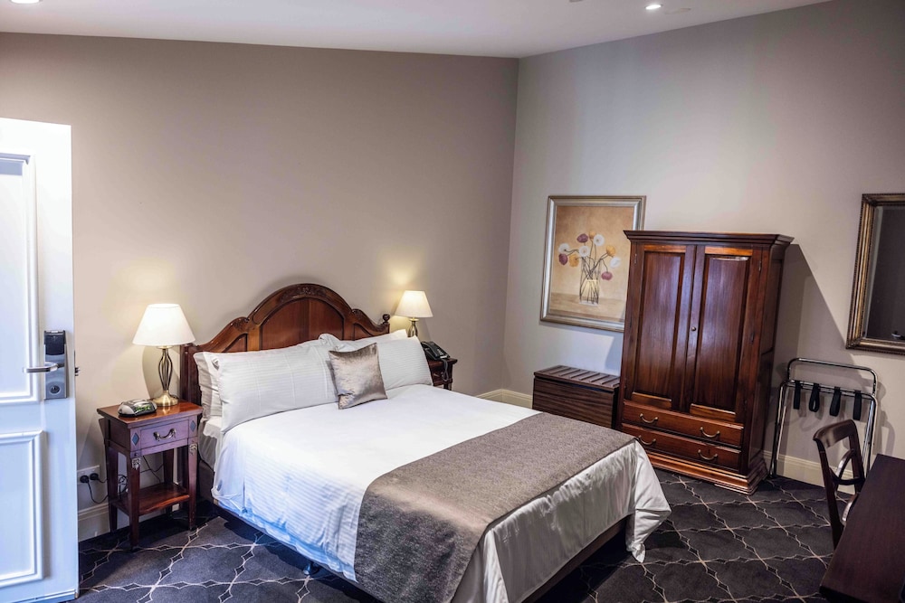 Royal Hotel Randwick 28/70