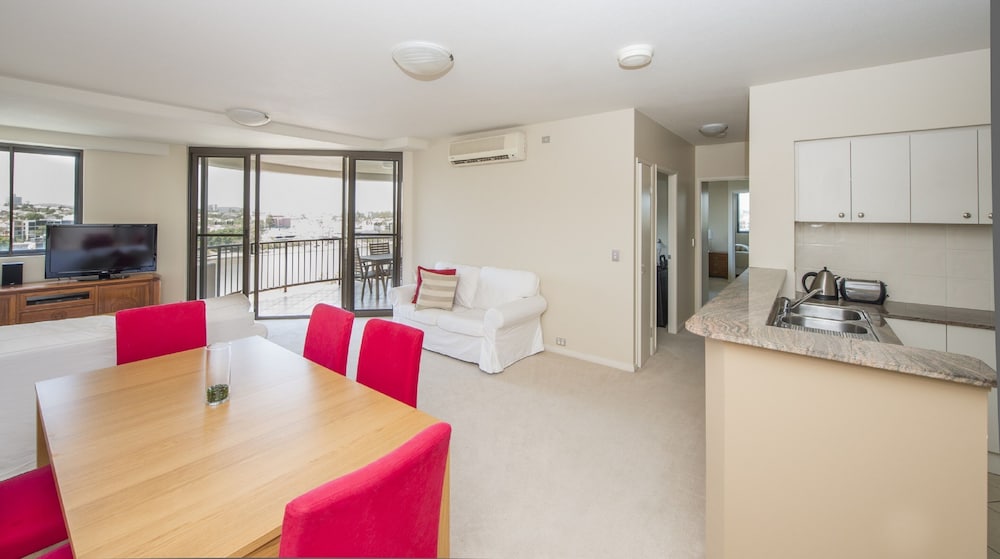 The Oasis Apartments 41/66