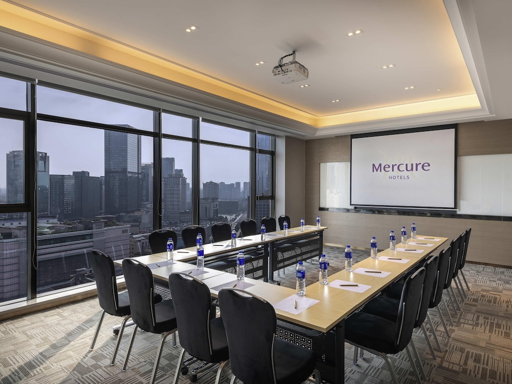 Mercure Chengdu Chunxi 55/65
