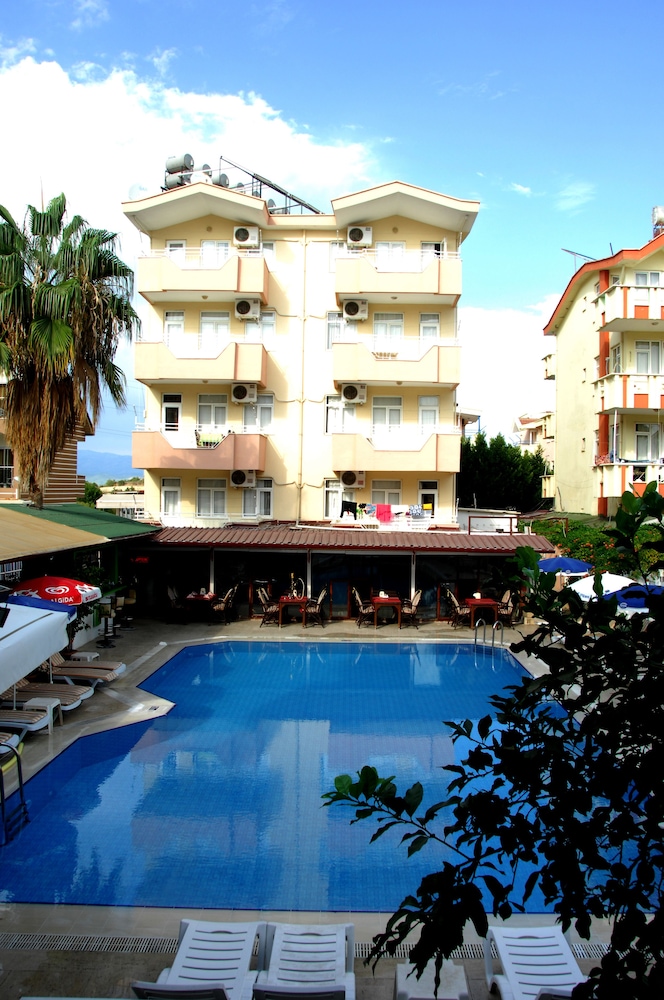 Orient Apart Hotel