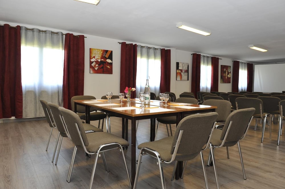 Brit Hotel Hermes 27/42