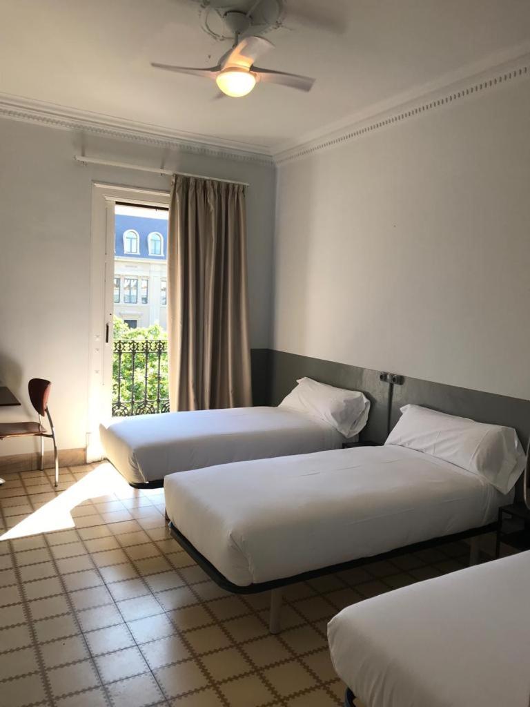 Budget, Triple, 3 Beds, Shared Bathroom