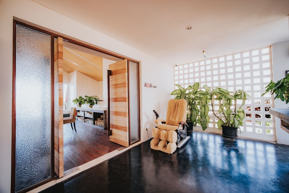 Allia Residence 8/23