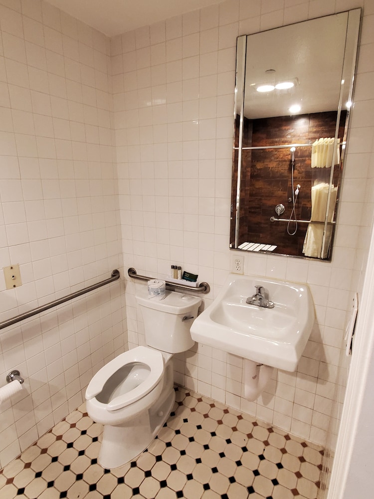Colony Inn North Hollywood 58/62