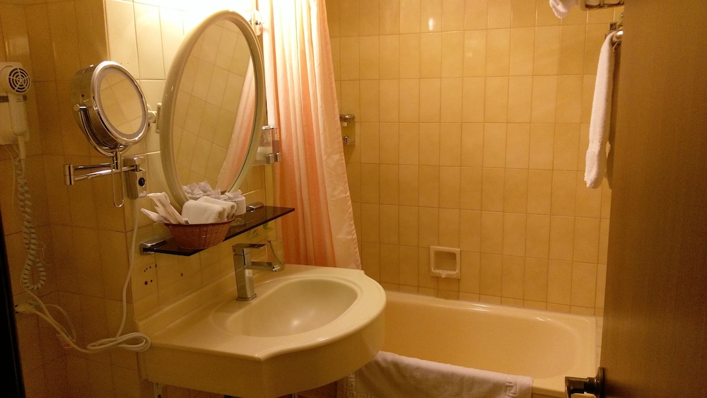 Premier Hotel 7/28