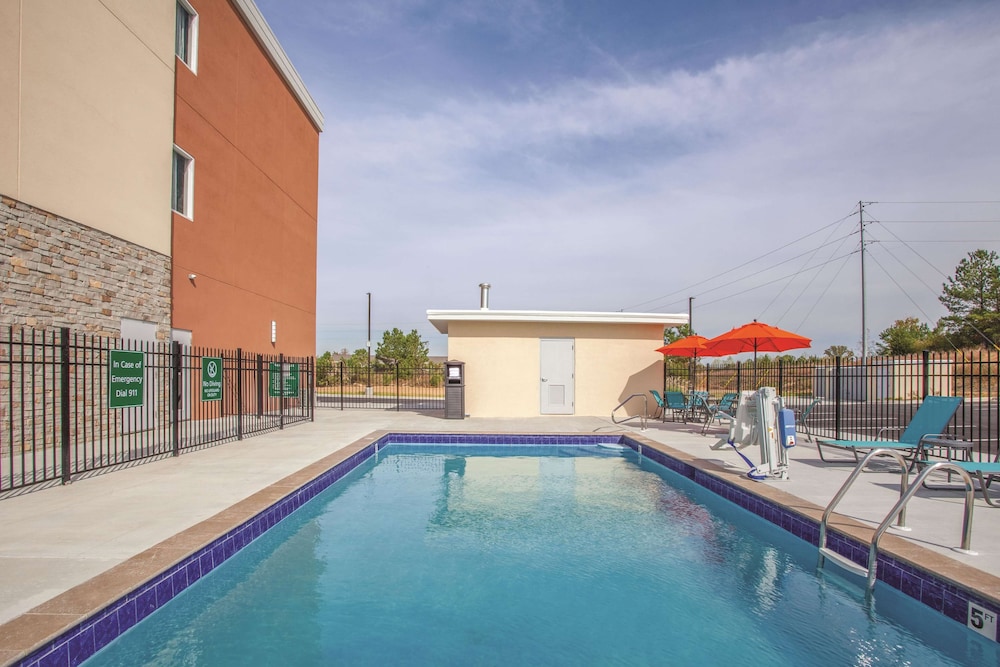 La Quinta Inn and Suites by Wyndham Cullman 31/46