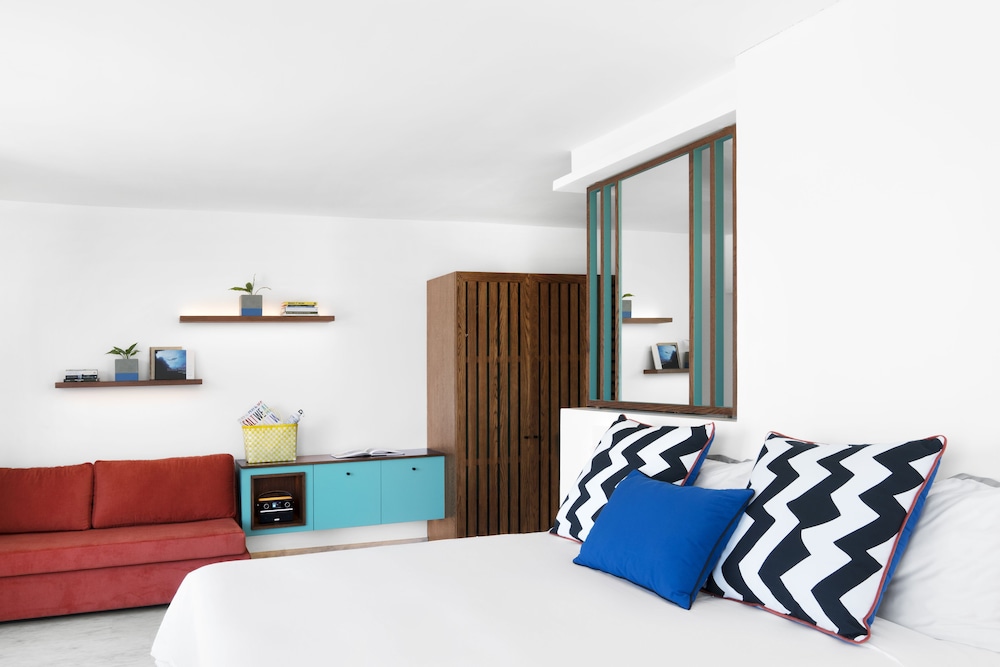 Pool, Plus, King Bed