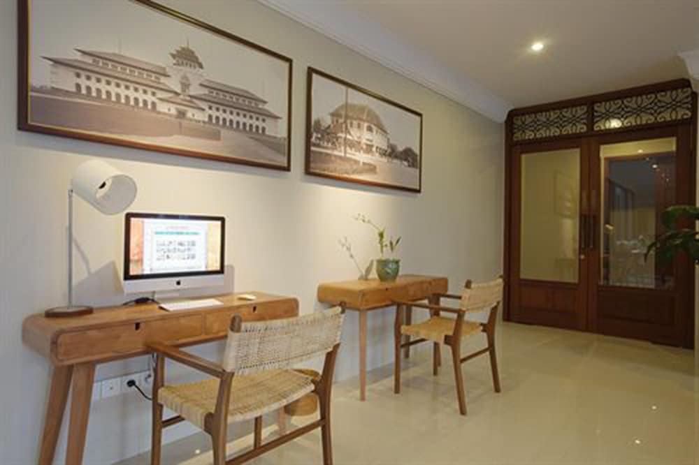 Seminyak Lagoon All Suites Hotel 26/47