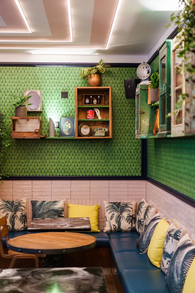 The Camden Town Hotel 35/46