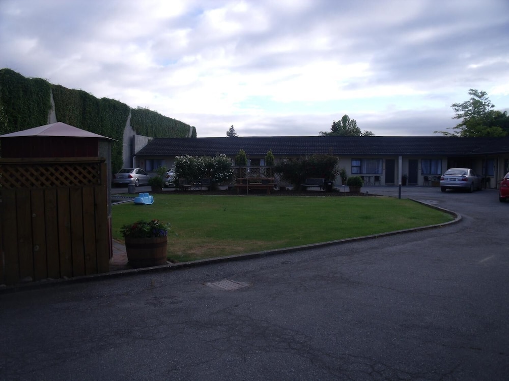 Alexandra Motor Lodge 61/70