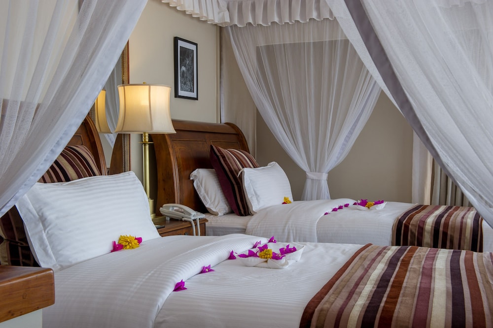 NGORONGORO OLDEANI MOUNTAIN LODGE 12/49