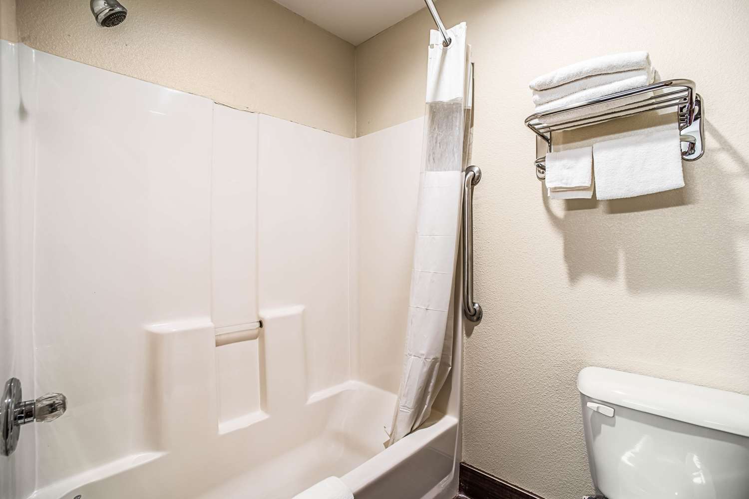 Quality Inn Carbondale University Area 24/26