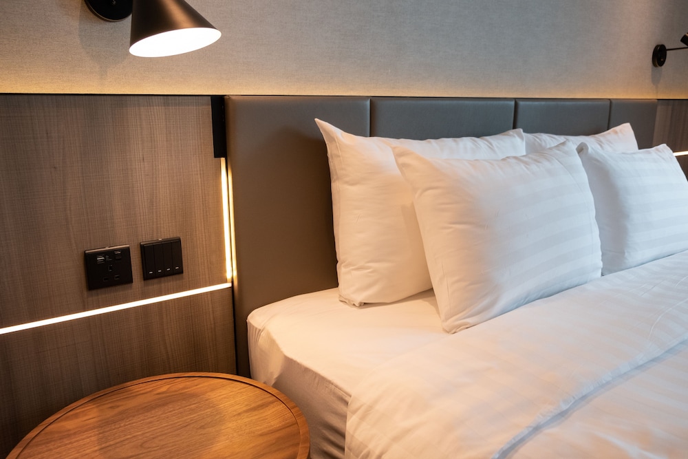 Nathan Hotel 40/72