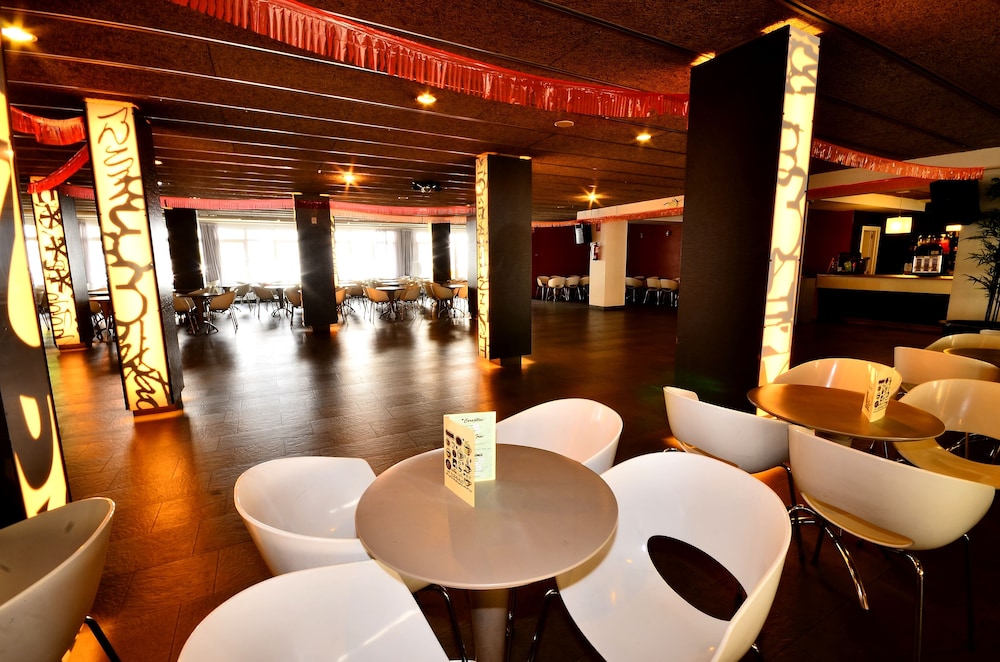 Hotel Sol Y Sombra 28/35