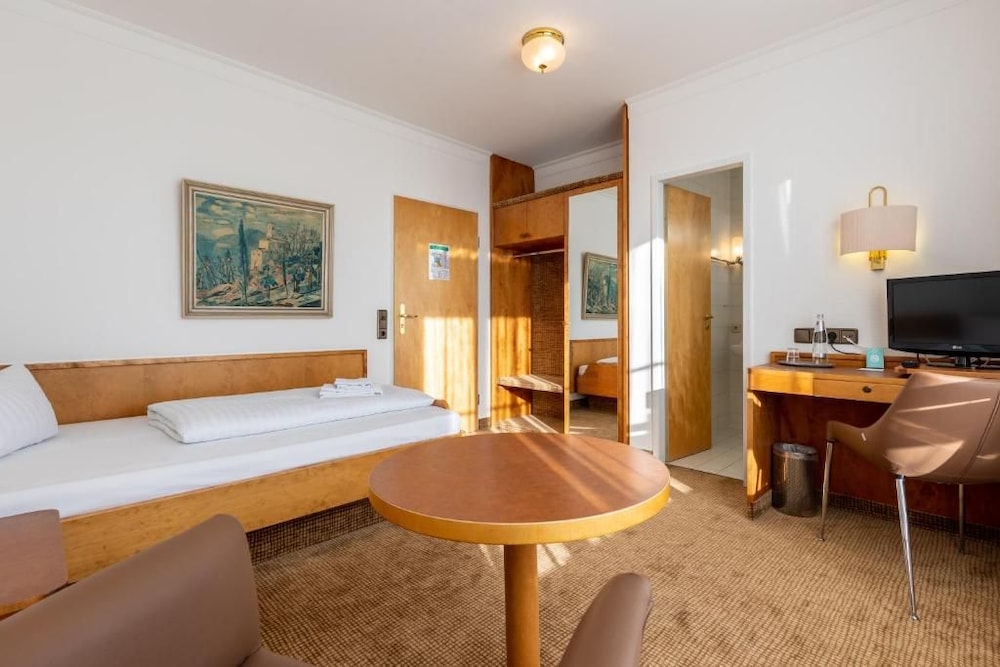Trip Inn Klee Am Park Wiesbaden 37/48
