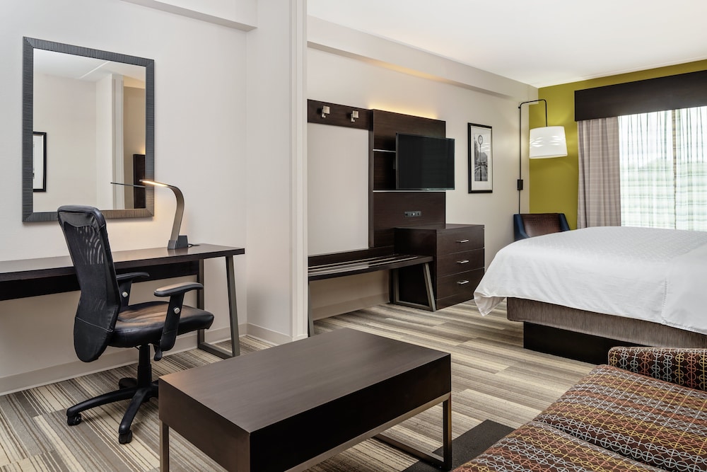 Holiday Inn Express Hotel and Suites Florence I-95 at Hwy 327 21/51