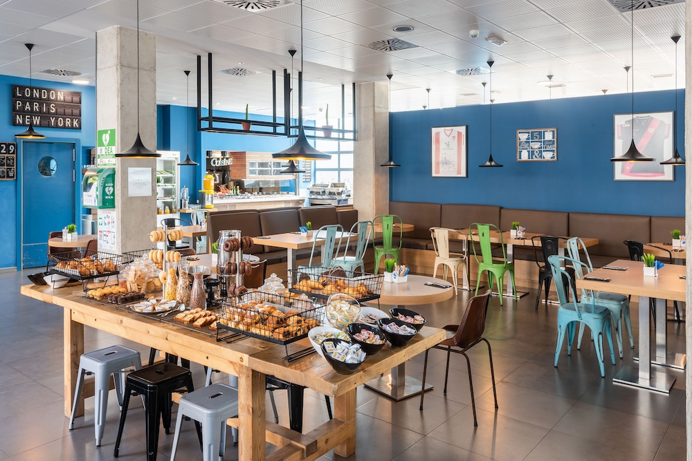 Madrid Airport Suites Affiliated By Melia 47/67