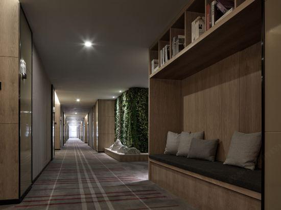 Platium Hotel 25/28