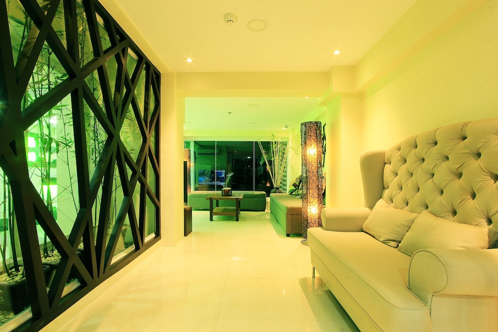 Emerald Boutique Hotel 33/55