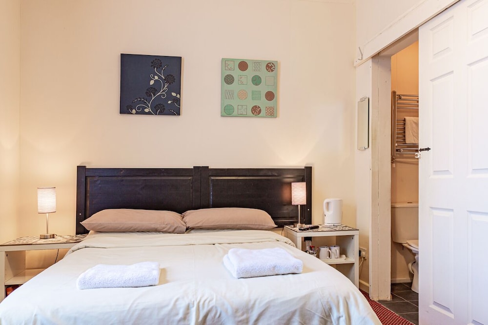 City Lodge Guest House 24/51
