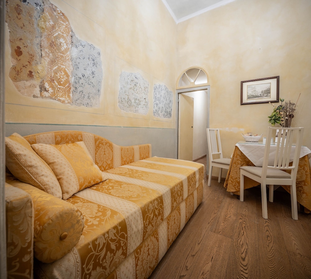 Novella House 26/50
