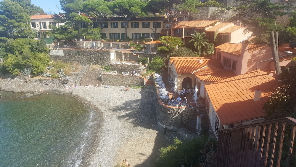 Le Relais Des Trois Mas 37/44