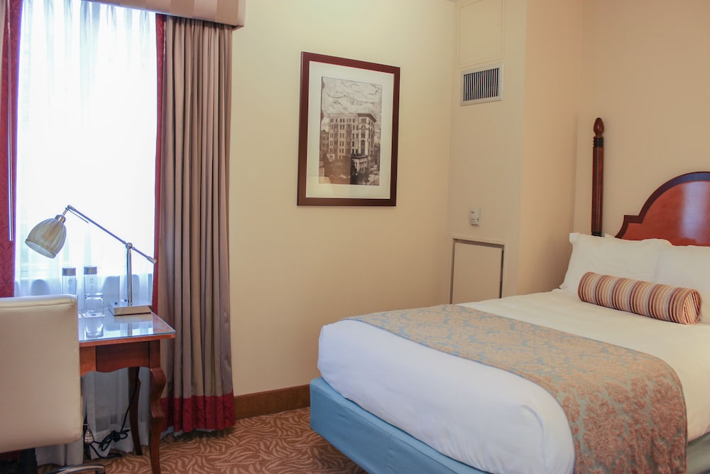 Hotel Providence Trademark Collection By Wyndham 11/65