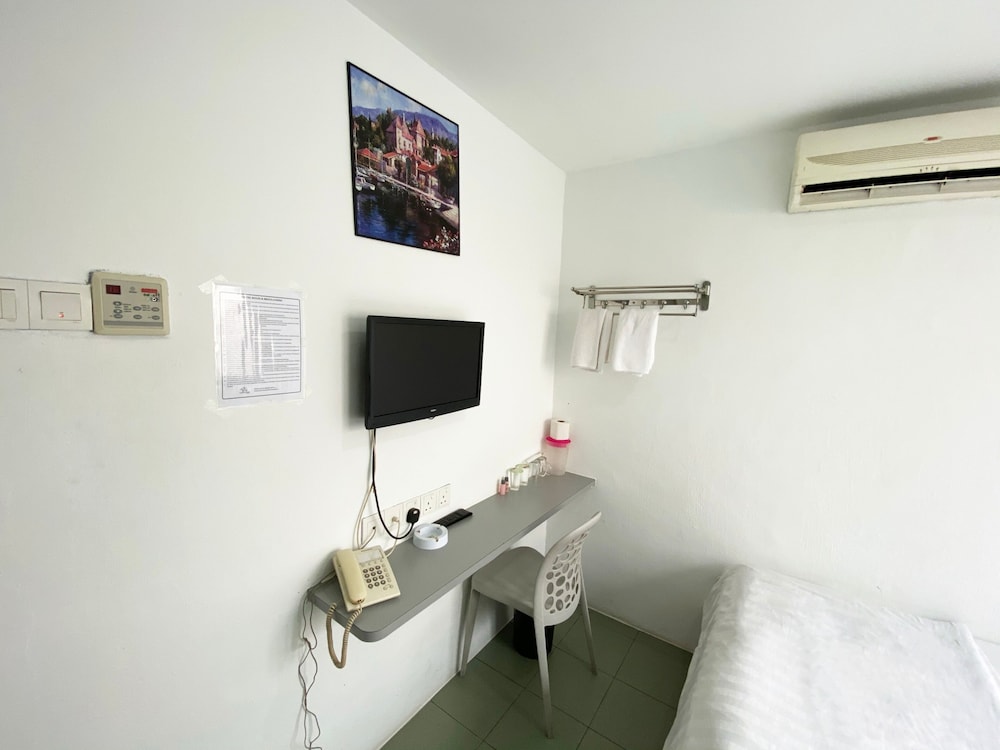 Lucky Hotel 17/22