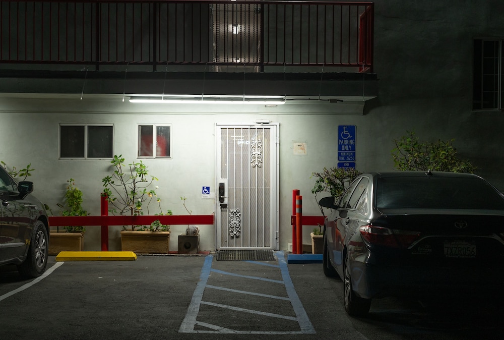 Hollywood Stars Inn 55/63